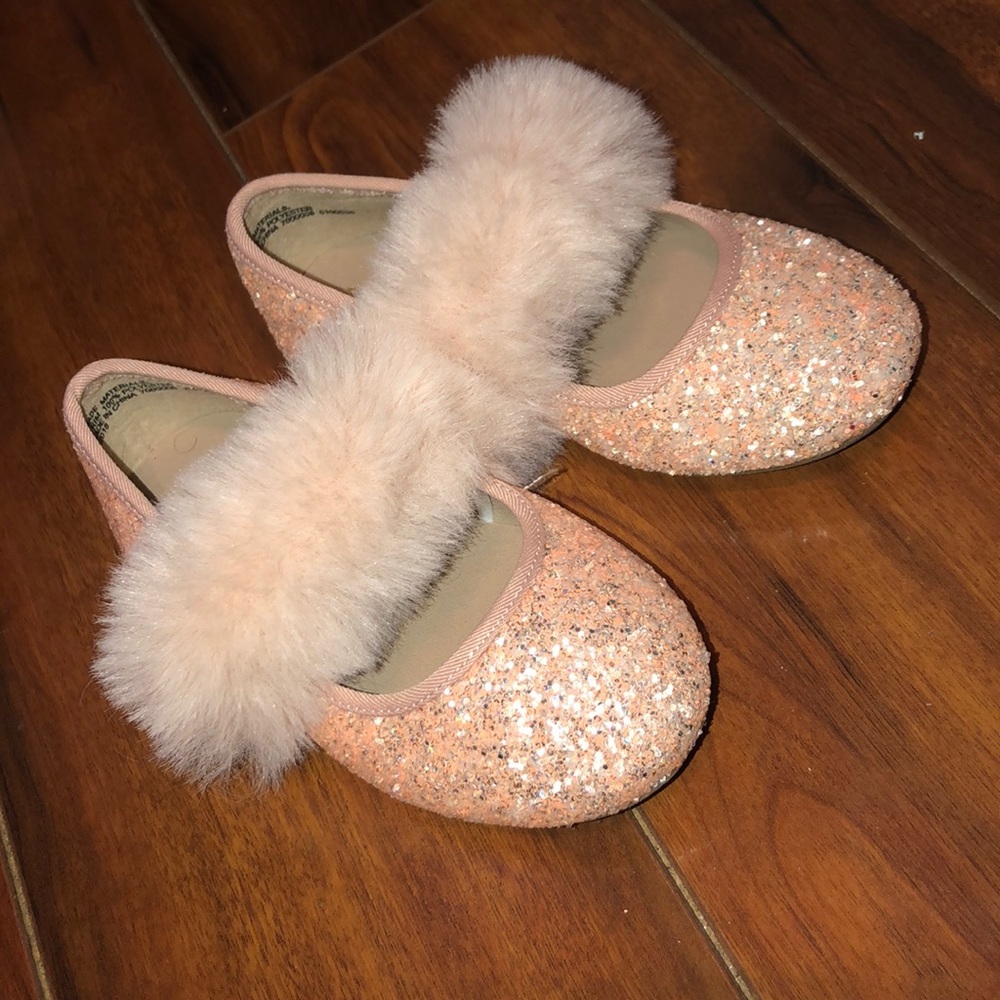 Sparkly fur pink flats